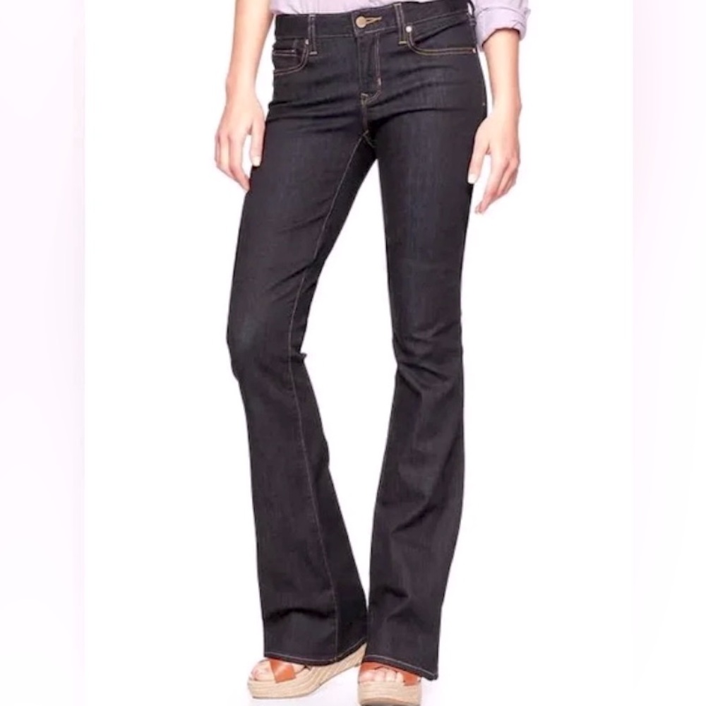 Gap 1969 Curvy bootcut lowrise jeans - 28/6R - EXCELLENT condition!!